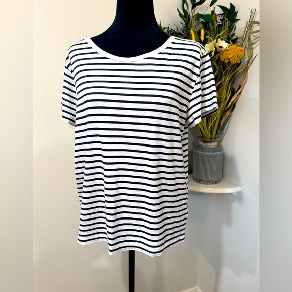 H&M Black and White striped Short Sleeve Spring/Summer pull over Top Size Medium - Picture 1 of 9